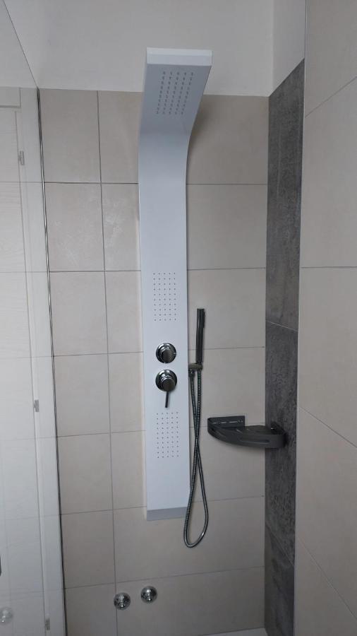 Sam&Sun Apartment Torbole Sul Garda Bagian luar foto