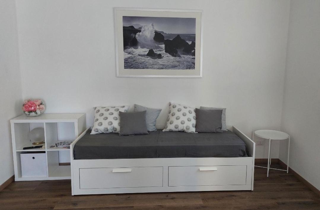 Sam&Sun Apartment Torbole Sul Garda Bagian luar foto